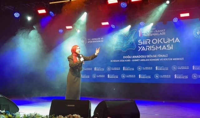 Sahnede performanslarıyla büyülediler