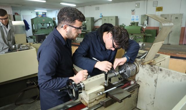 Savunma sanayisine nitelikli iş gücü yetiştiriliyor