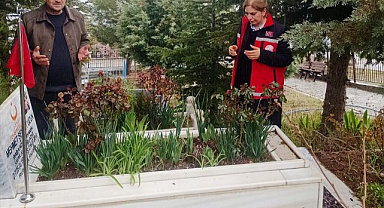 Şehitlerin kabirleri ziyaret edildi