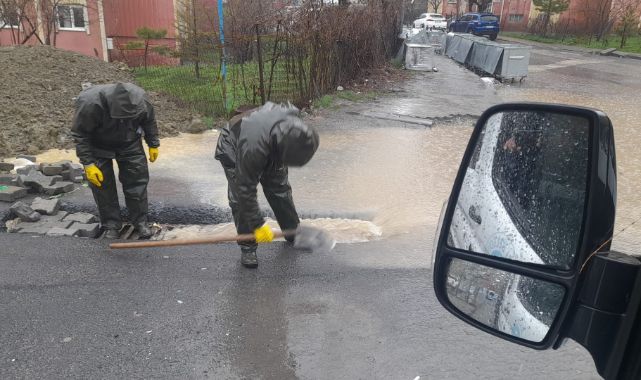 Şiddetli yağış hayatı olumsuz etkiliyor