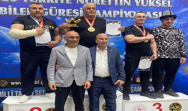Sporcular Yalova'dan 2 şampiyonlukla döndü