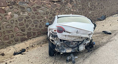 Sulama kanalına uçtu! Otomobil kağıt gibi ezildi