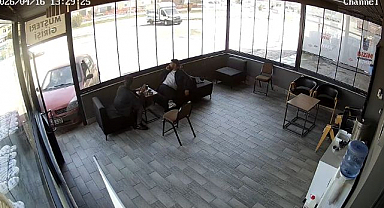 Sürücü iş yerine çarptı