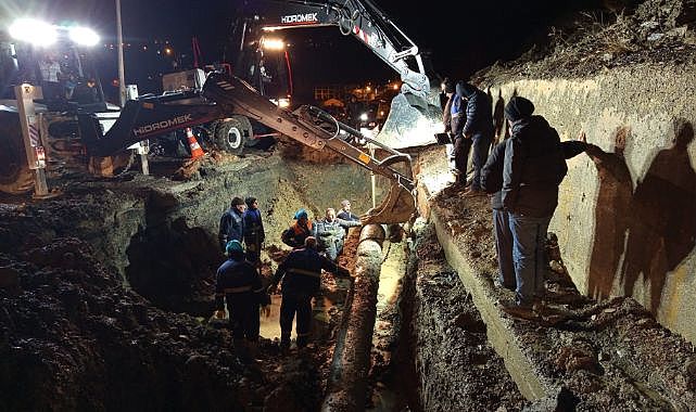 Toprak kayması su hattını vurdu