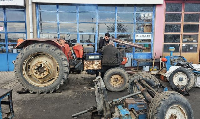 Traktör tamircilerinde bahar yoğunluğu