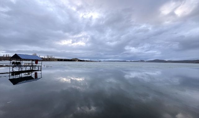 Turistlerin gözde rotasında buzlar eriyor