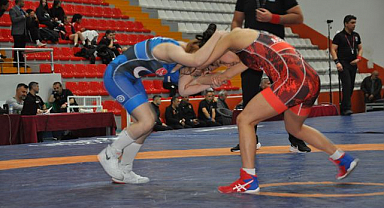 U15 Türkiye Güreş Şampiyonası devam ediyor   