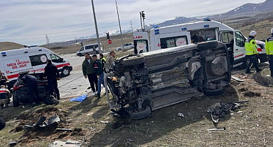 Üç araçlı zincirleme kaza: 4'ü askeri personel 6 yaralı