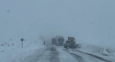Ulaşıma kar ve tipi engeli   