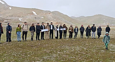 Üniversite öğrencilerinden doğa yürüyüşü