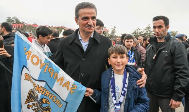 Vali Aydın Baruş kutlama coşkusuna katıldı