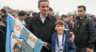 Vali Aydın Baruş kutlama coşkusuna katıldı