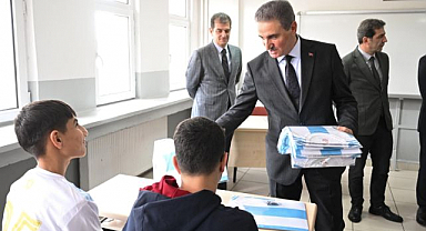 Vali Baruş okul ziyaretinde “Görevimiz sizlerin güvenliğini sağlamak”