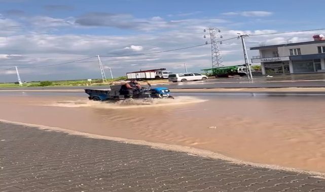 Yağış sonrası yollar göle döndü