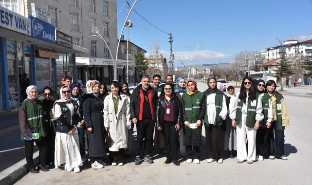 Yeşilay ekipleri bağımlılığı önlemek için sahada