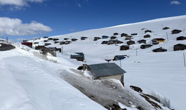 Yüksek kesimler karla kaplandı