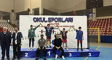 42 kiloda Osman Oğur Türkiye şampiyonu oldu