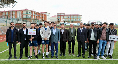 Ahlat'ta liseler arası bölge maçları başladı