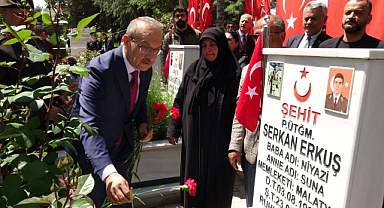 Bayramda şehitleri unutmadılar