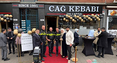 Cağcı Şenay-Ekrem Gür çifti,  Rotterdam’da 35’nci yılını kutladılar