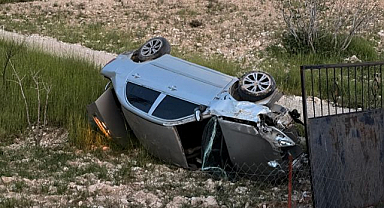 Defalarca takla attığı araçtan sağ çıktı Emniyet kemeri hayatını kurtardı