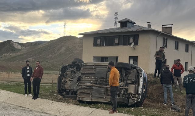 Devrilen lüks araçtan yaralı olarak kurtuldu
