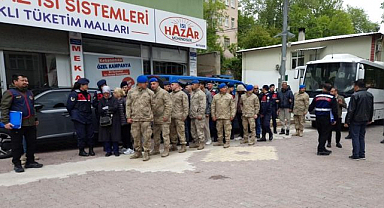 Dolandırıcılar cezaevini boyladı!