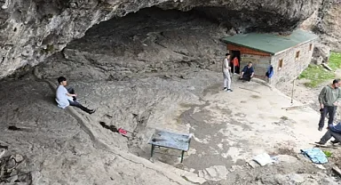 Düzgün Baba Ziyaretgahını tahrip ettiler! 1'i muhtar 3 şahıs tutuklandı   