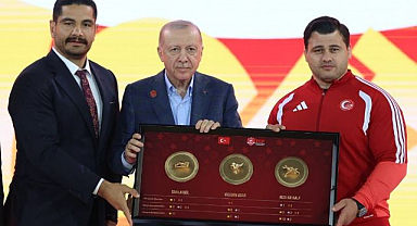 Erdoğan’a güreş hediyesi