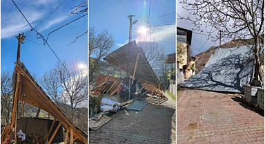 Erzurum’da şiddetli rüzgar çatıları uçurdu