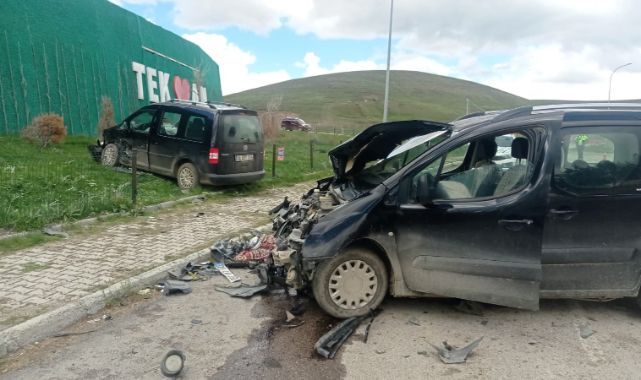 Erzurum'da trafik kazası! 6 kişi yaralandı
