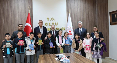 Erzurum Oltu’da öğrencilerden anlamlı makam ziyareti