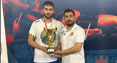 Genç boksör Türkiye birincisi oldu
