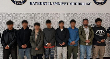 Göçmen kaçakçıları yakalandı
