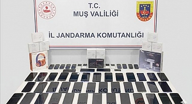 Gümrük kaçağı 55 cep telefonu ele geçirildi