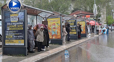 Güne sağanak yağışla başladılar