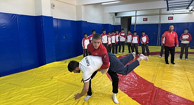 Güreşte Türkiye şampiyonu oldu! Şimdi yeni hedefler peşinde