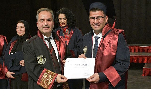 İletişim Fakültesinde mezuniyet töreni
