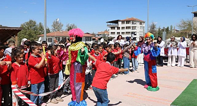 İlkokul ve Ortaokulda bilim şenliği düzenlendi