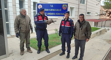 Jandarma yaralı kartalı koruma altına aldı