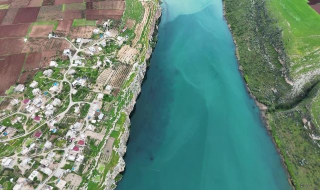 Kızılin Kanyonu’nda ilkbahar renk cümbüşü oluştu
