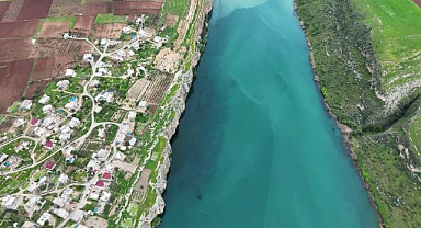 Kızılin Kanyonu’nda ilkbahar renk cümbüşü oluştu