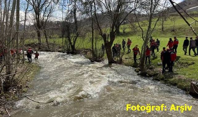 Karaçoban'da dereye düşen çocuk kurtarılamadı