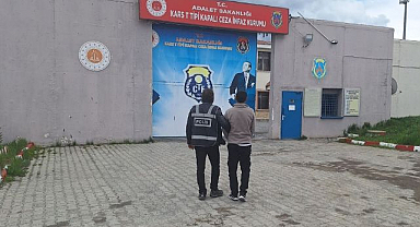 Kredi kartı dolandırıcısı yakayı ele verdi
