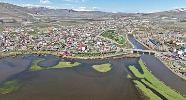 Kura Nehri’nde kar sularıyla debi yükseldi