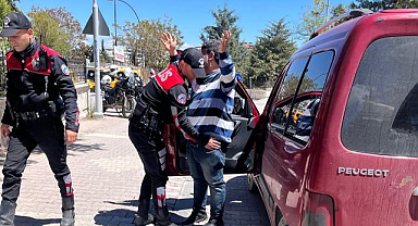Mezarlık bölgelerinde şüpheli şahıslara denetim