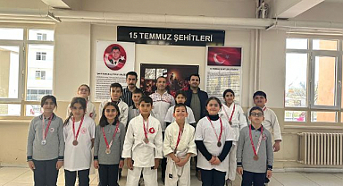 Minik judocular Pasinler’e madalyayla döndü