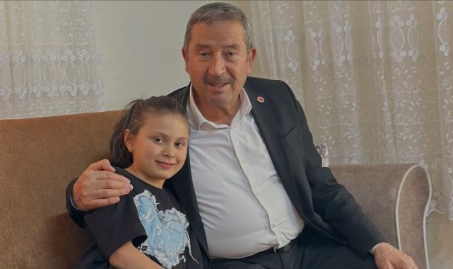 Minik öğrencinin davetine kayıtsız kalamadı