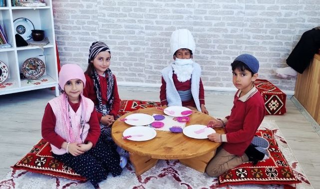 Öğrenciler Nasreddin Hoca fıkralarını sahneledi
