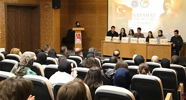 Öğrenciler safahat üzerine panelde değerlendirmeler yaptı